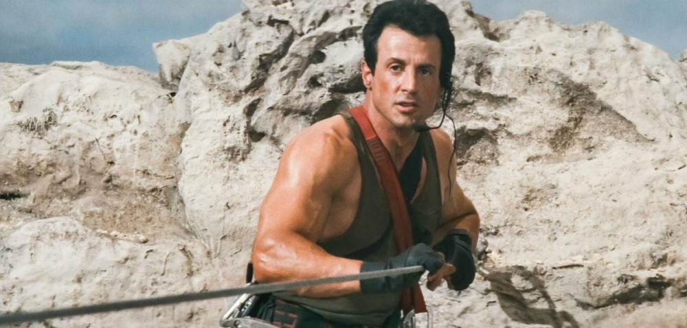 Sylvester Stallone Quitte "Cliffhanger 2", Pierce Brosnan Reprend le Rôle Principal